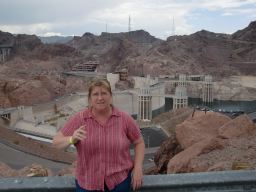 64LauraoverlookingHooverDam,05jul11